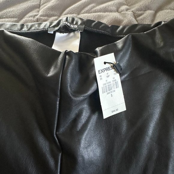 NWT Express High-Waisted Faux Leather Leggings / Pants - Black - Size Small - Picture 2 of 5